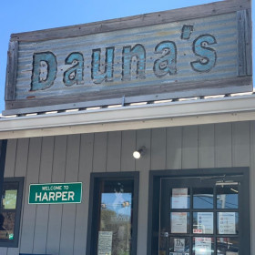 Dauna's OPEN FOR BUSINESS!